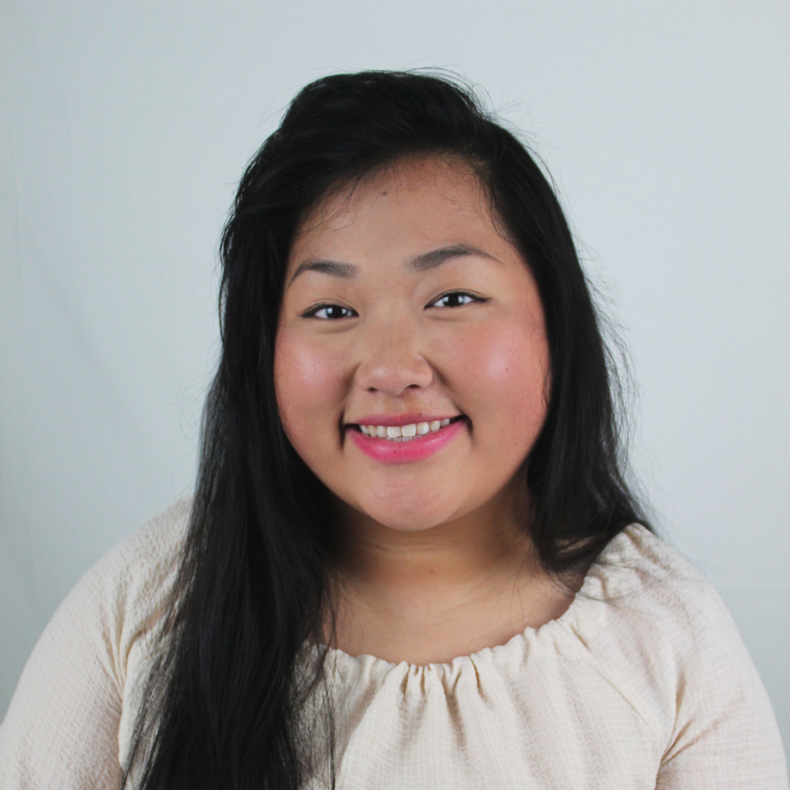 Maegi Yang Headshot 2021 (002)
